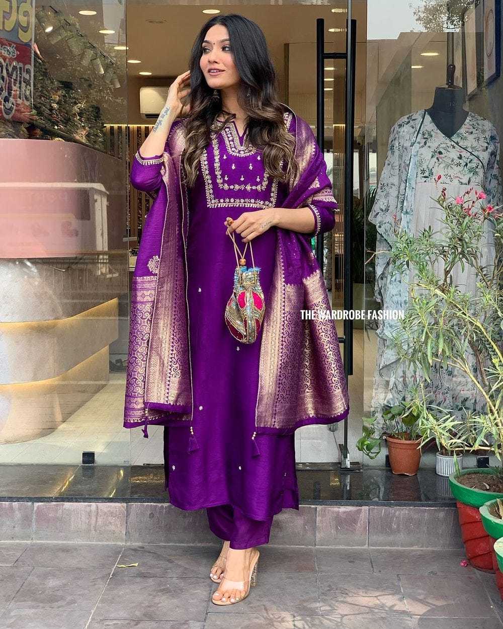 Comfort Meets Elegance ? Printex & Embroidered Cotton Dress (L) - Image 3